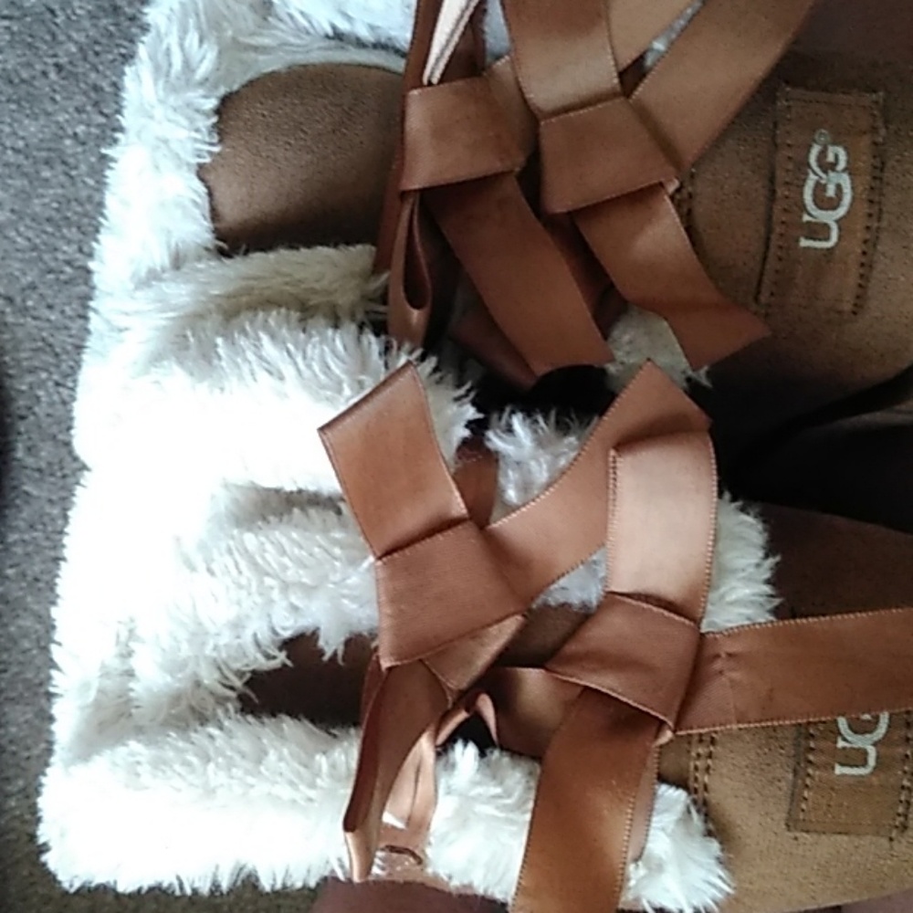 UGGs - Picture 2 of 3